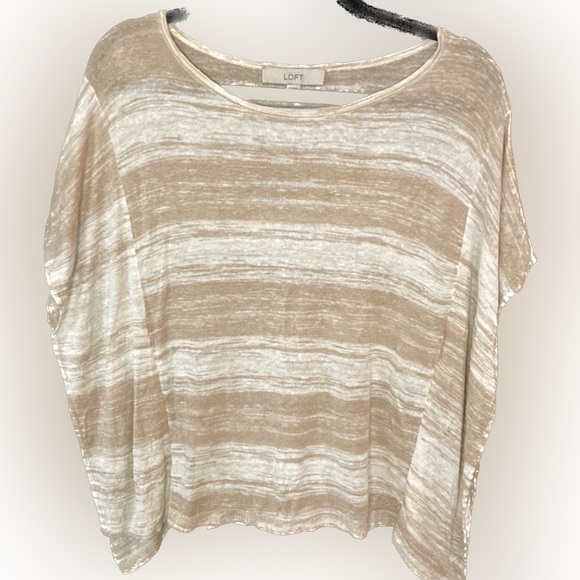 ❤️🔥5/20$ LOFT💫 Women’s Tan/White Loose and Casual Short Sleeve Top - Picture 1 of 5